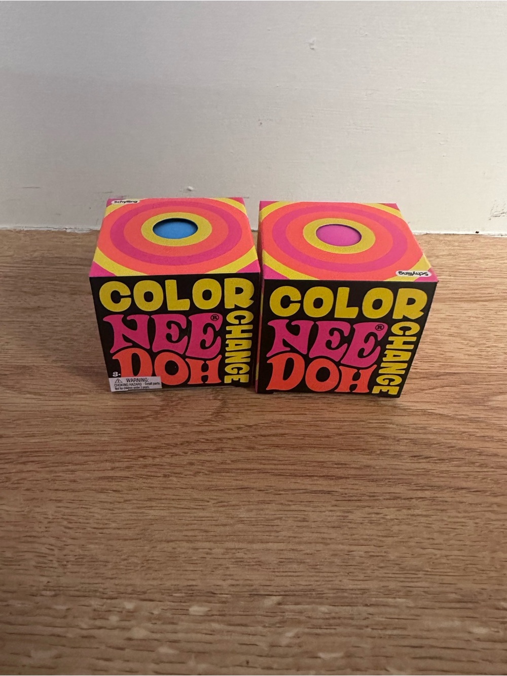 NeeDoh Color Change Squish- Pink or Blue